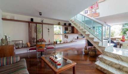 Casa com 3 suítes  3 vagas a venda na Vila Madalena