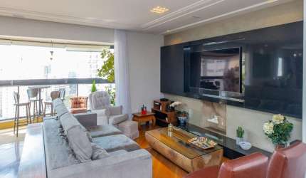 Apartamento com 3 suites 3 vagas a venda em Moema