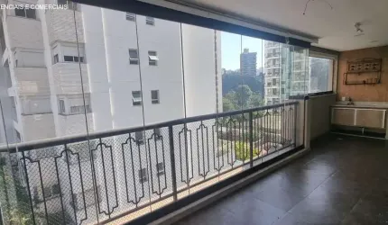 Apartamento com 4 suítes 5 vagas para locação no Panamby