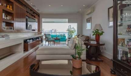 Apartamento com 4 Quartos e 6 banheiros à Venda em Perdizes