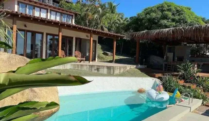 Casa em condomínio com 4 dormitórios 2 vagas a venda em Ilha Bela