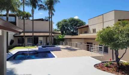 Casa com 5 suítes 4 vagas a venda no Morumbi