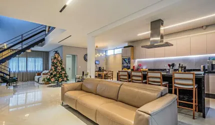 Casa com 3 suítes 5 vagas a venda no Jardim Londrina