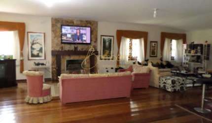 CASA EM INTERLAGOS  -  Casa com 4 dormitórios 6 vagas a venda em Interlagos