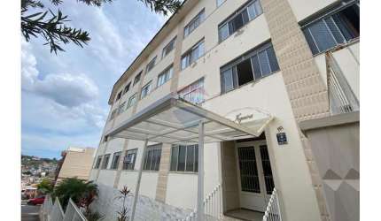 Apartamento para venda no Bairú com 3 quartos , 2 banheiros, garagem privativa , em rua plana , com ônibus na porta.