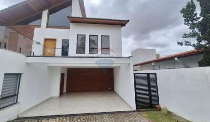 Casa para alugar de alto padrão no condomínio Spina Ville, em Juiz de Fora.
