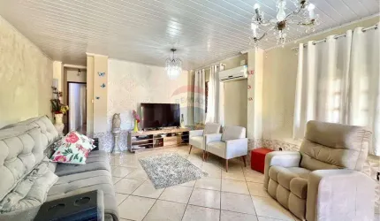 Sobrado à venda, 183m2, 03 dormitórios, bairro Nossa Senhora das Graças, Canoas, RS