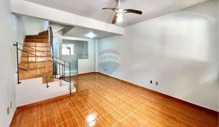 Sobrado à venda, 103m², 02 dormitórios, condomínio Residencial São Francisco, bairro Rio Branco, Canoas, RS