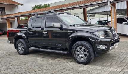 Nissan frontier sv at. cd 4x4 2.5 tb dies. aut.  - preta - 2015/2016