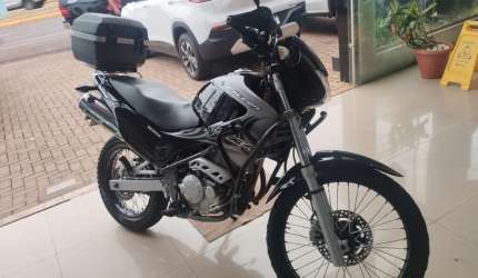 A moto esta bem conservada