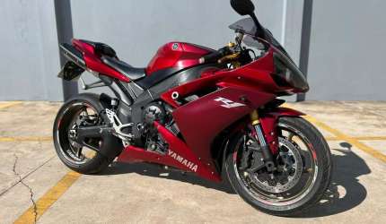 Yamaha yzf r1 1000  - vermelha - 2007/2008
