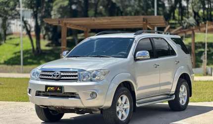 Toyota hilux sw4 sr 4x2 2.7/ 2.7 flex 16v aut.  - prata - 2010/2010