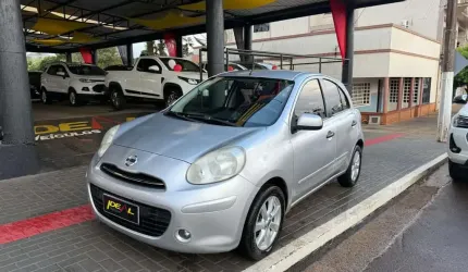 Nissan march sv 1.6 16v flex fuel  - prata - 2012/2013