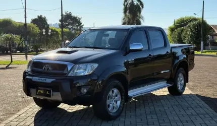 Toyota hilux /  cd4x4 srv - preta - 2010/2011