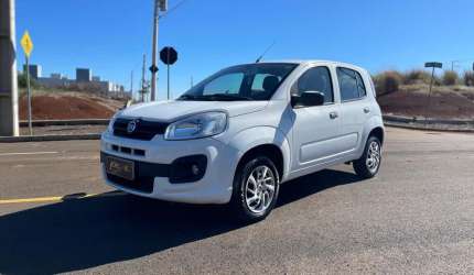 Fiat uno 1.0 attractive - branca - 2017/2017