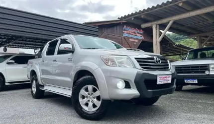 Toyota hilux cd srv d4-d 4x4 3.0 tdi diesel aut  - prata - 2013/2013