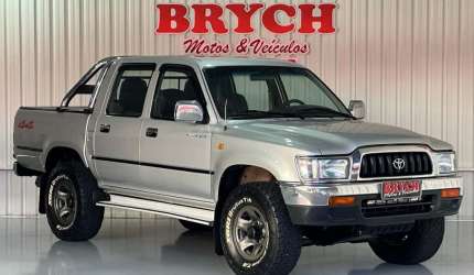 Toyota hilux cd srv 4x4 3.0 8v 116cv tb diesel  - prata - 2004/2004