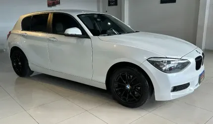 Bmw 116i baixo km, detalhes em black piano impecavel!