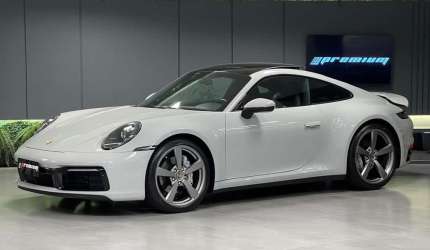Porsche 911 carrera 2021