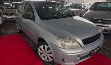 Corsa sedan  premium 