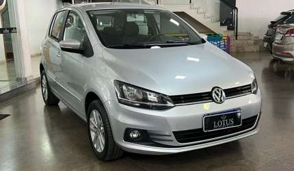 Volkswagen fox connect 1.6 2021