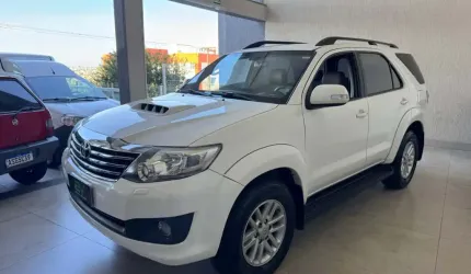 Toyota hilux sw4 sw4 srv d4-d 4x4 3.0 tdi dies. aut
