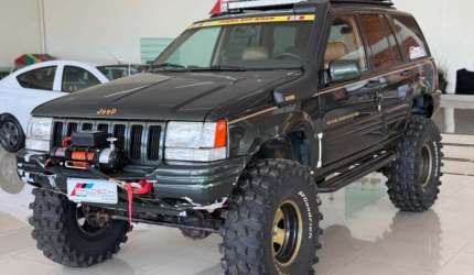 Jeep grand cherokee 5.2 limited 4x4 v8 16v gasolina 4p automático