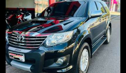 Toyota hilux sw4 3.0 srv 4x4 7 lugares 16v turbo intercooler diesel 4p automático