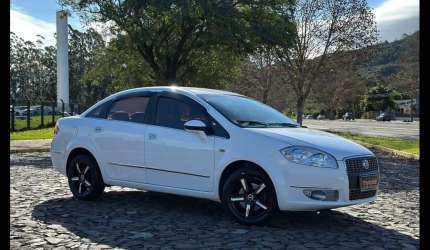 Fiat linea essence 1.8 flex 16v 4p