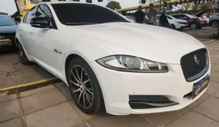 Jaguar xf 2.0 pluxury 2015
