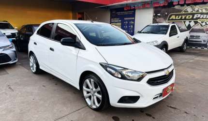 Chevrolet onix 1.0 joy plus 8v 4p
