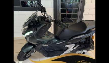 Honda adv 150
