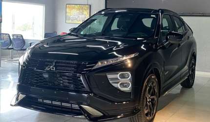 Eclipse cross hpe-s black awc	