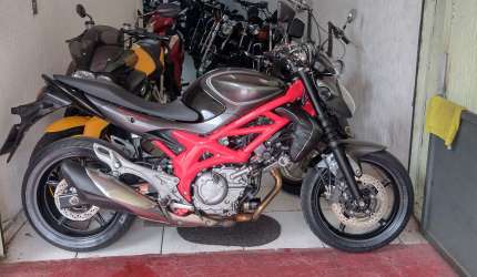 Suzuki gladius 650cc impecavel