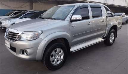 Toyota hilux cd4x2 srv 2015