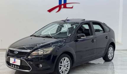 Ford focus hatch ghia 2.0 16v 4p 2011