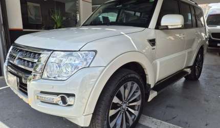 Mitsubishi pajero full gasolina automático