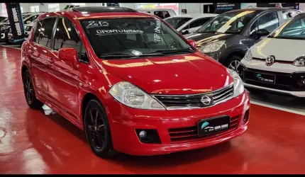 Nissan tiida hatch sl 1.8 16v-at 4p 2013
