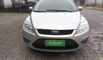 Focus 1.6 sedan super bem cuidado