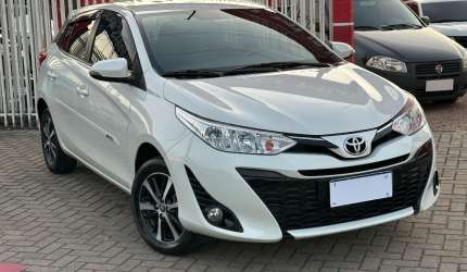 Toyota yaris hb xs 15 at  2020