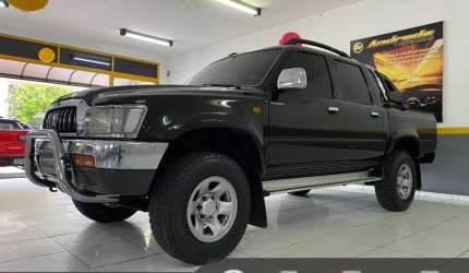 Toyota hilux cd srv 4x2 3.0 8v 90cv diesel
