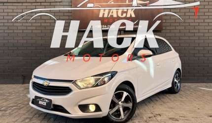 Chevrolet onix hatch ltz 1.4 8v flexpower 5p aut.  - branca - 2018/2019