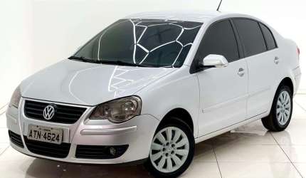 Polo sedan 1.6 flex 4p 2011 completo baixo km com chave cópia e manual