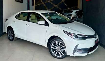 Corolla branco pérola 