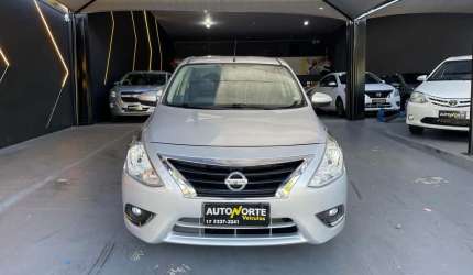 Nissan versa flex automático