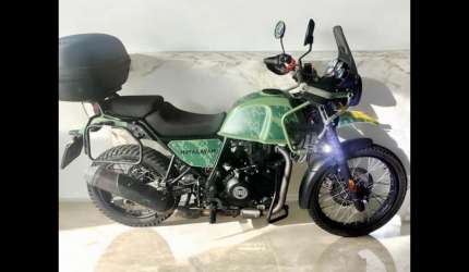 Royal enfield himalayan 411 pine green