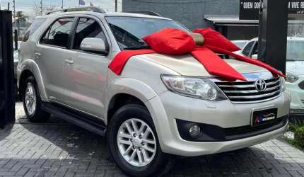 Toyota hiluxsw4 srv4x4 2014