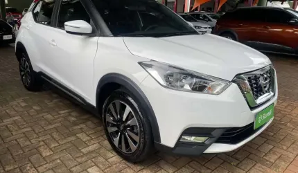 Nissan kicks sv cvt 2017