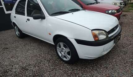 Fiesta 1.6, com direção hidráulica, 4 portas