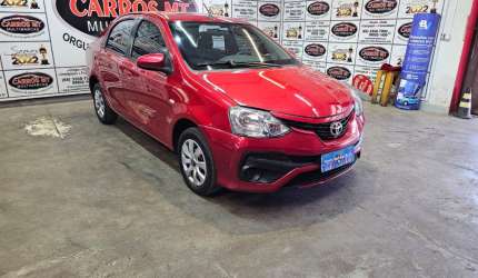 Toyota etios 1.5 xs flex  4p automático 2018 